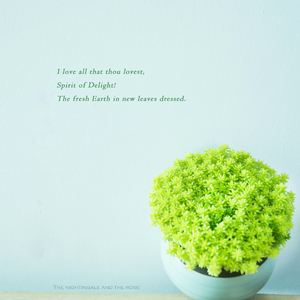 沦为军妓被扒开双腿玩弄
